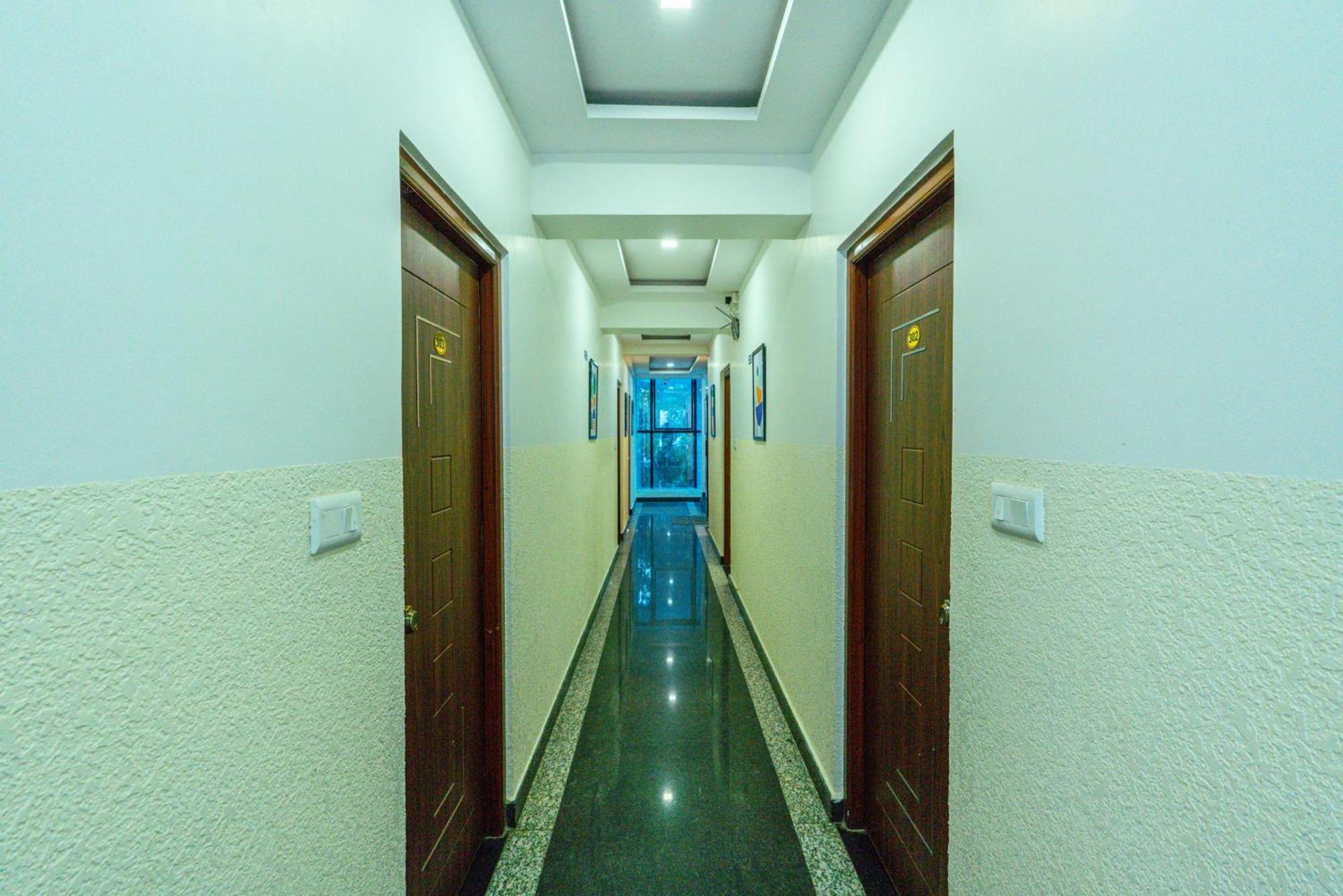 Treebo Elmas Grand Hotel Bangalore Exterior photo