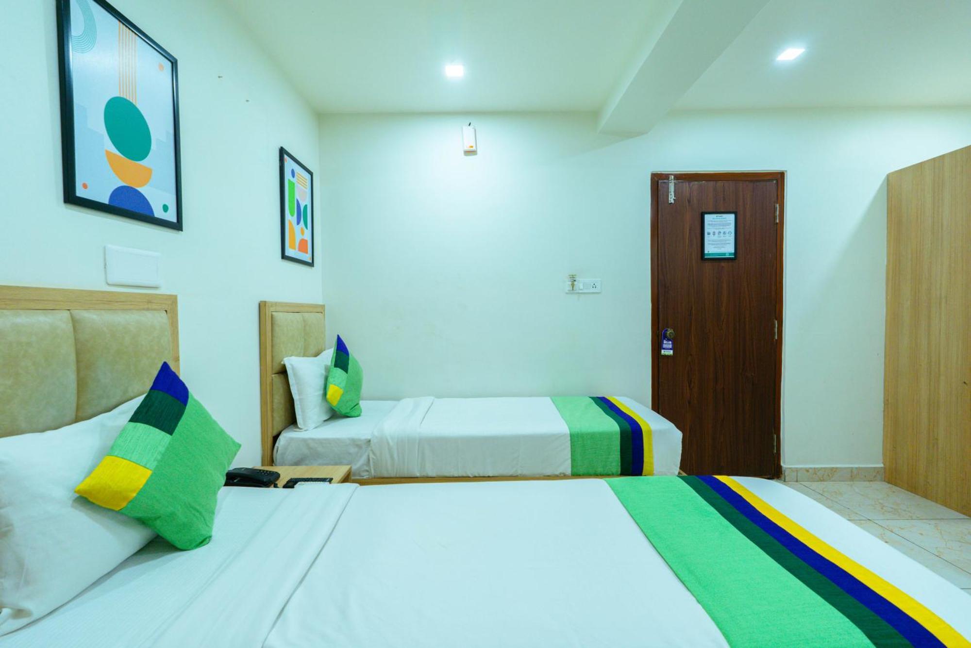 Treebo Elmas Grand Hotel Bangalore Exterior photo